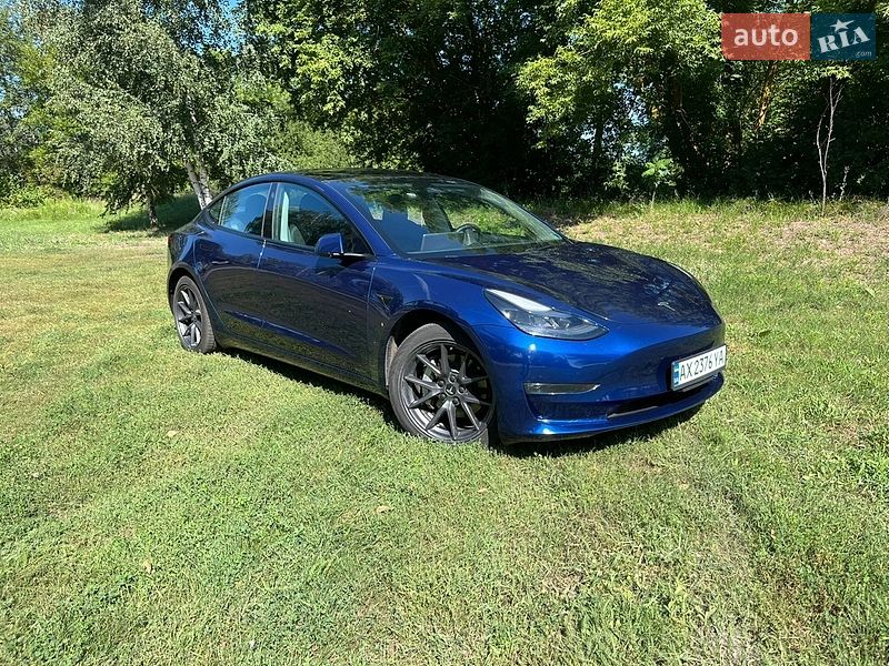Седан Tesla Model 3 2023 в Краснокутске