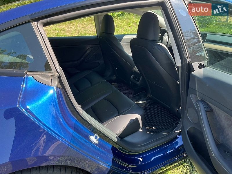 Седан Tesla Model 3 2023 в Краснокутске