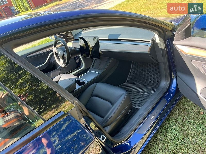 Седан Tesla Model 3 2023 в Краснокутске