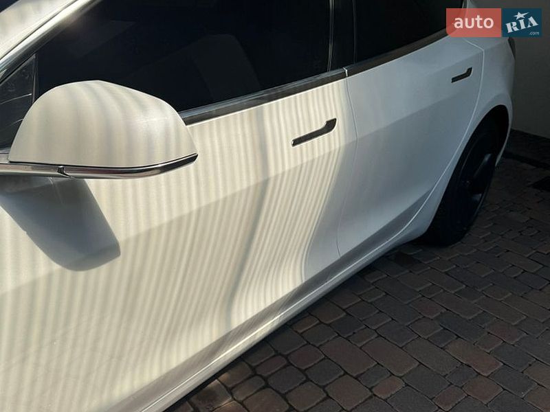 Седан Tesla Model 3 2020 в Харкові