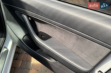 Седан Tesla Model 3 2020 в Харкові