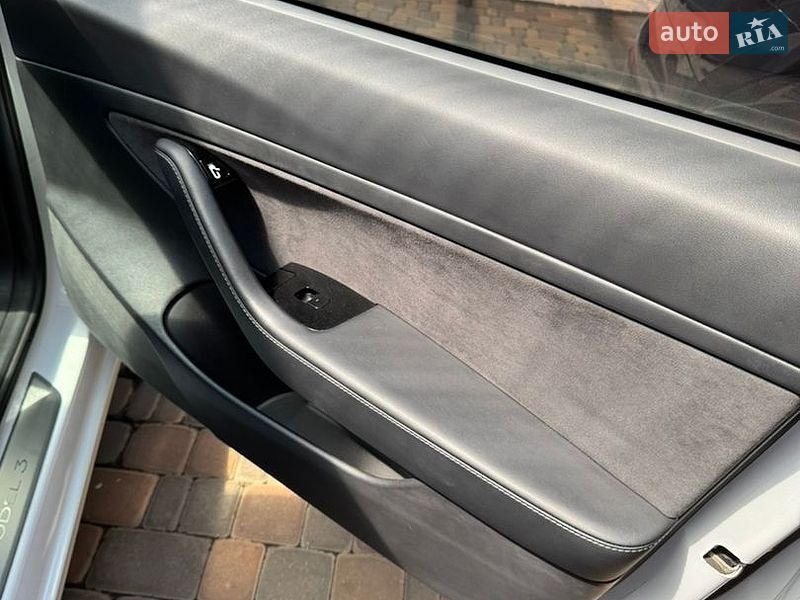 Седан Tesla Model 3 2020 в Харкові