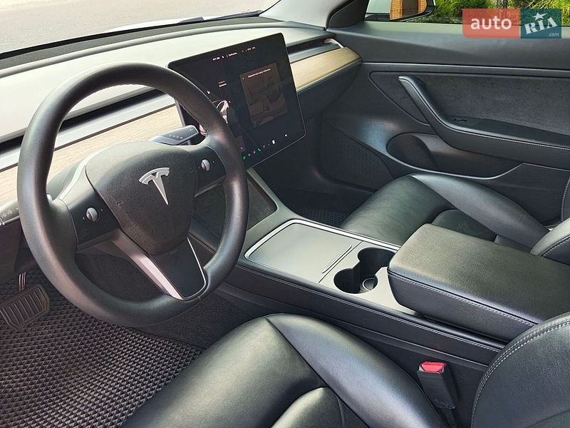Седан Tesla Model 3 2020 в Николаеве