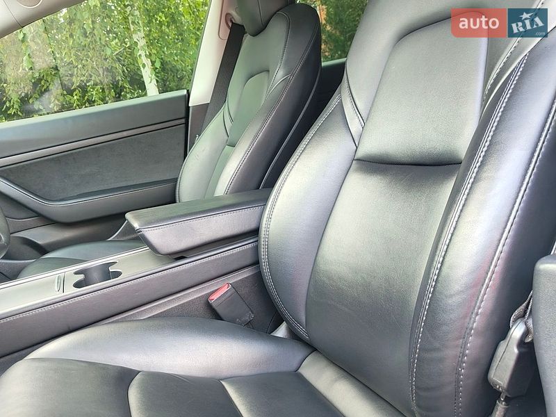 Седан Tesla Model 3 2020 в Николаеве