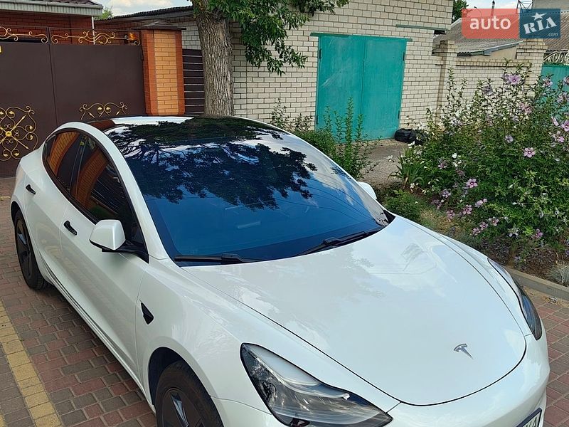 Седан Tesla Model 3 2020 в Николаеве