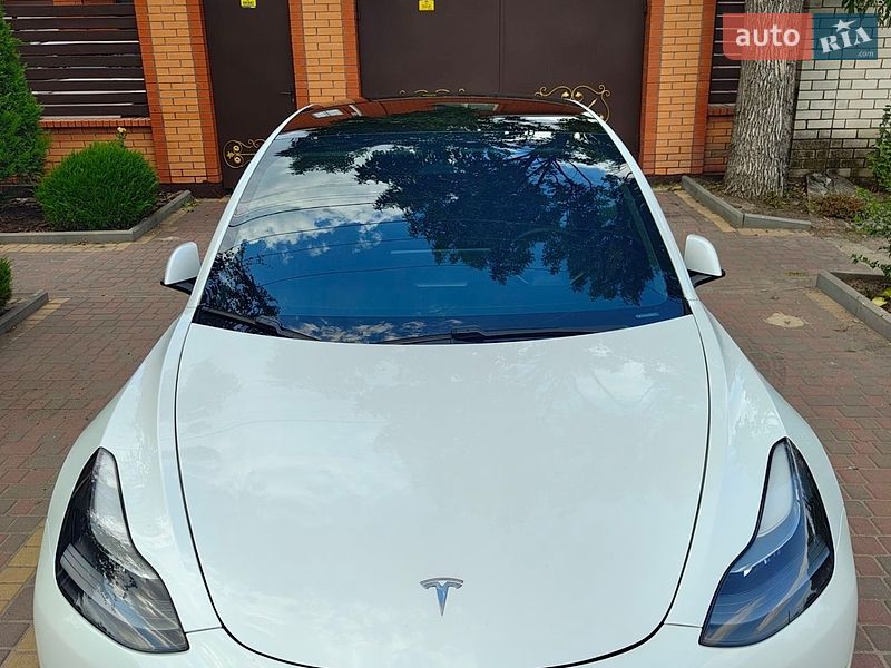 Седан Tesla Model 3 2020 в Николаеве