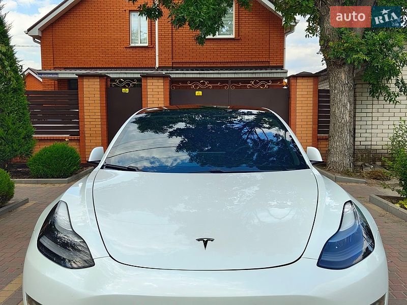 Седан Tesla Model 3 2020 в Николаеве