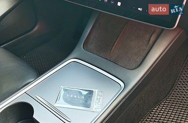 Седан Tesla Model 3 2020 в Николаеве