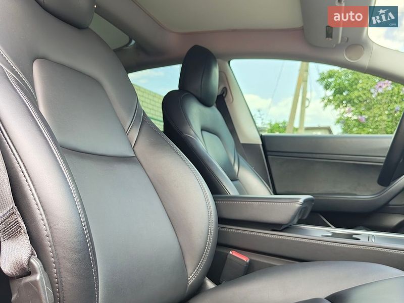 Седан Tesla Model 3 2020 в Николаеве