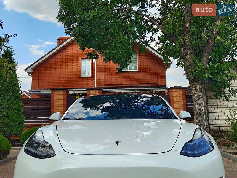 Седан Tesla Model 3 2020 в Николаеве