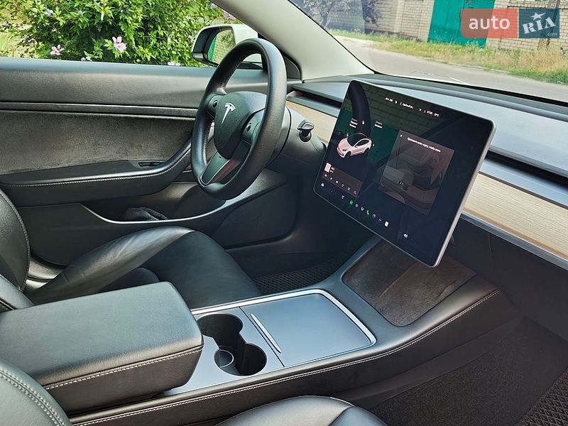 Седан Tesla Model 3 2020 в Николаеве