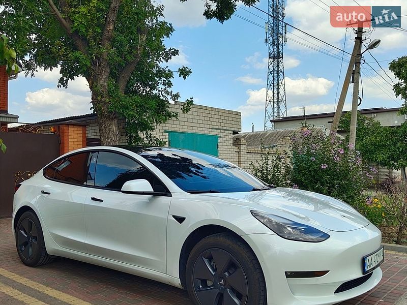 Седан Tesla Model 3 2020 в Николаеве