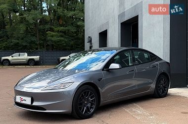 Седан Tesla Model 3 2024 в Києві