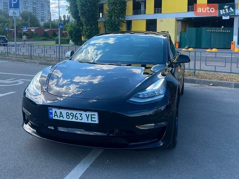 Седан Tesla Model 3 2018 в Киеве