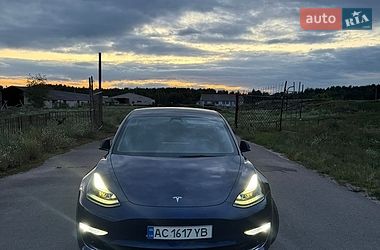 Седан Tesla Model 3 2022 в Ратным