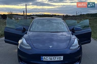 Седан Tesla Model 3 2022 в Ратным