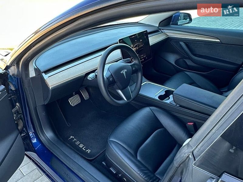 Седан Tesla Model 3 2022 в Ратным