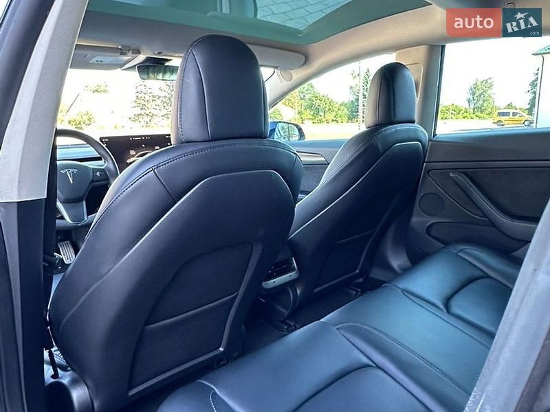 Седан Tesla Model 3 2022 в Ратным