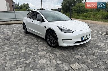 Седан Tesla Model 3 2021 в Яворові
