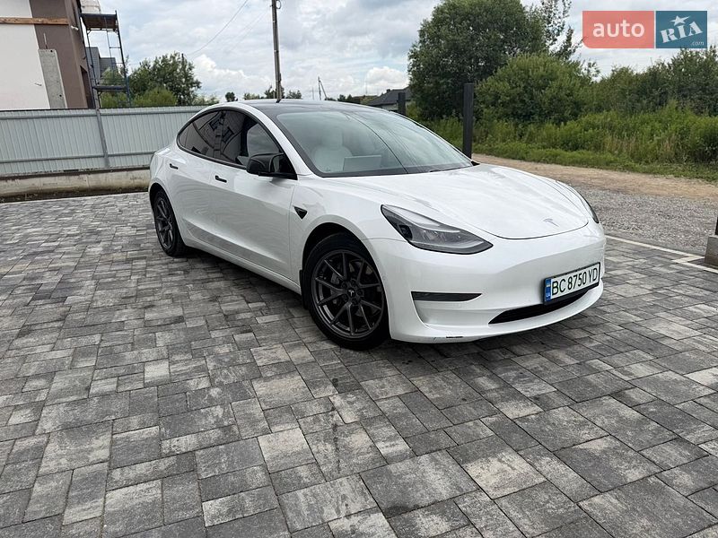 Седан Tesla Model 3 2021 в Яворові
