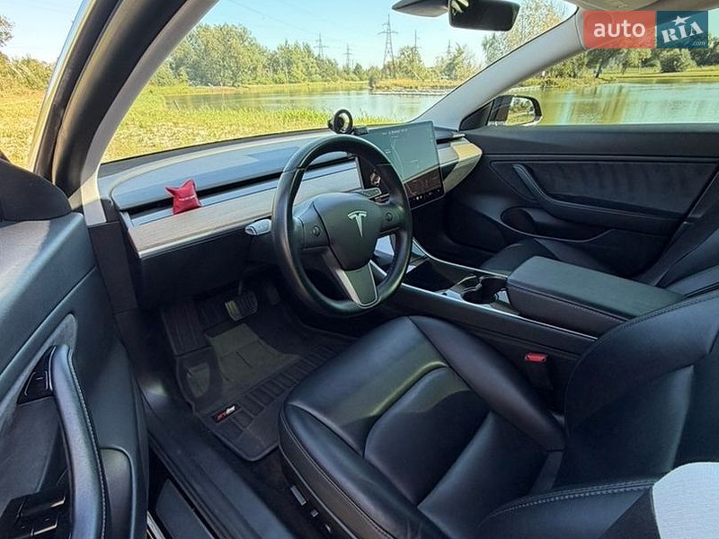 Седан Tesla Model 3 2020 в Кам'янці-Бузькій