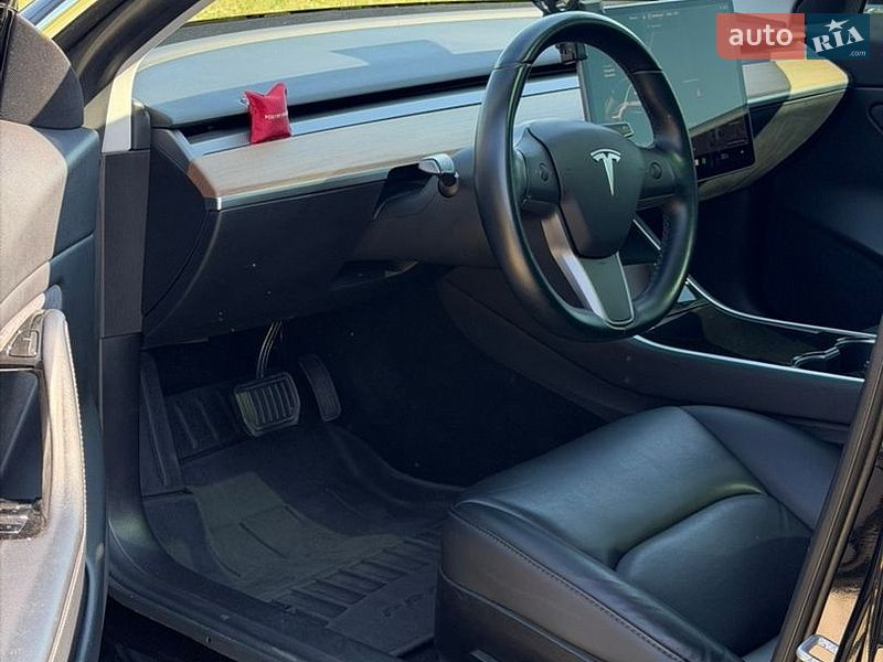 Седан Tesla Model 3 2020 в Кам'янці-Бузькій