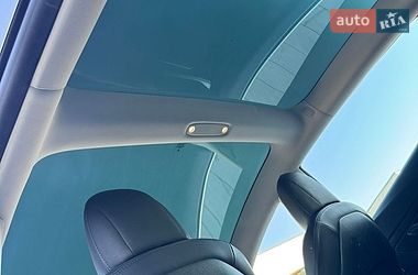 Седан Tesla Model 3 2019 в Луцке