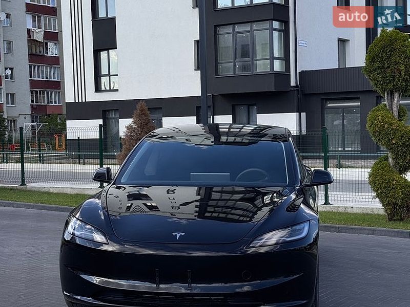 Седан Tesla Model 3 2025 в Долині фото 2 Седан Tesla Model 3 2025 в Долині