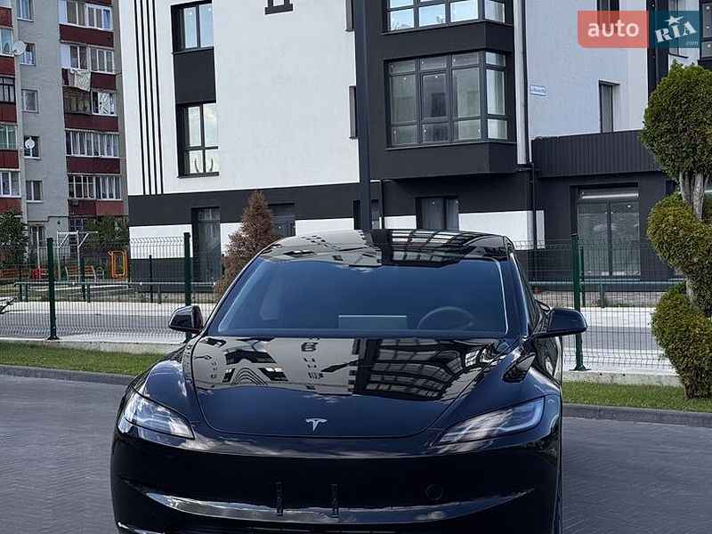 Седан Tesla Model 3 2025 в Долині фото 3 Седан Tesla Model 3 2025 в Долині