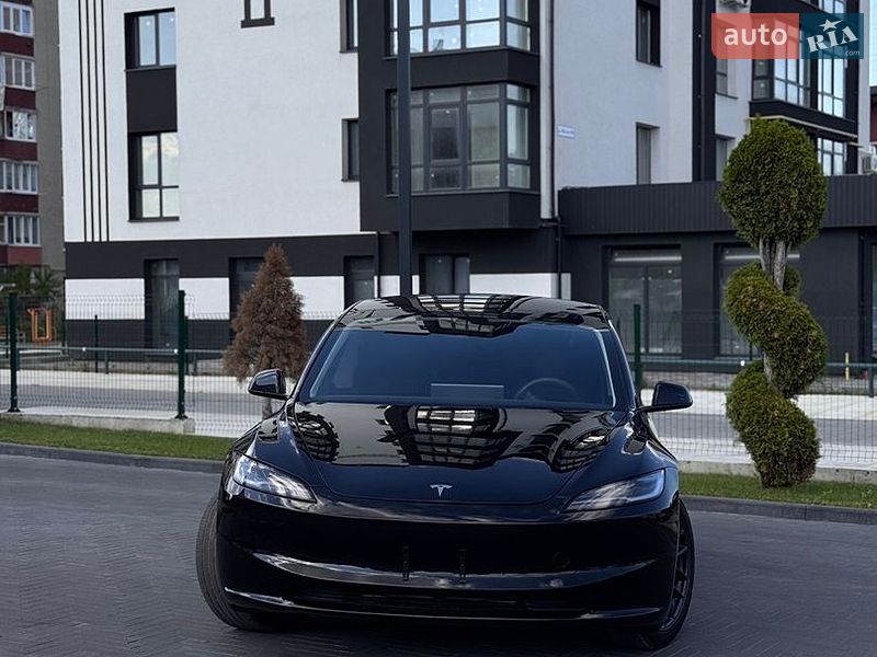 Седан Tesla Model 3 2025 в Долині фото 7 Седан Tesla Model 3 2025 в Долині