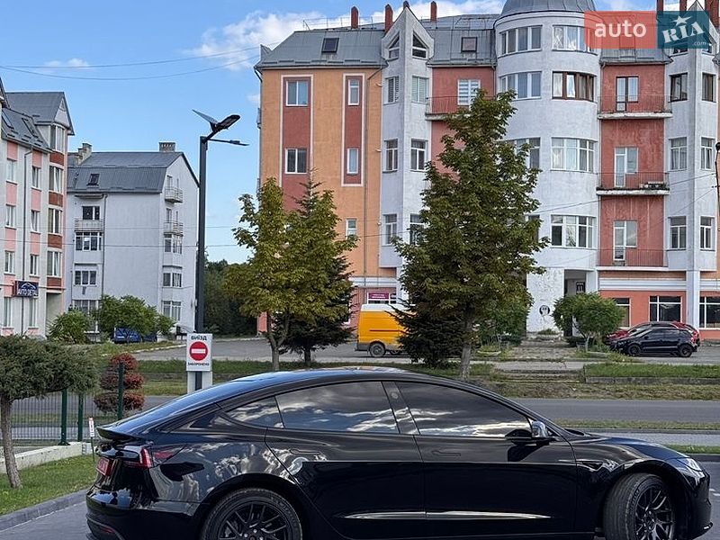Седан Tesla Model 3 2025 в Долині фото 11 Седан Tesla Model 3 2025 в Долині