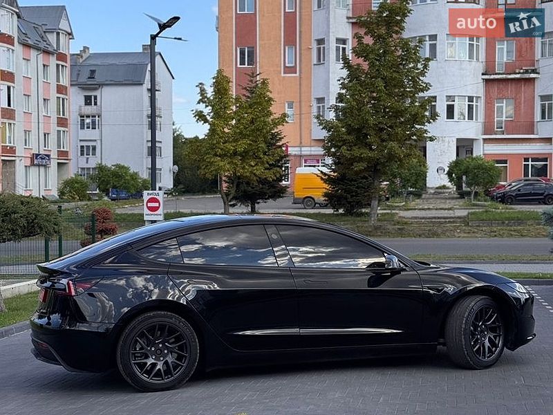 Седан Tesla Model 3 2025 в Долині фото 12 Седан Tesla Model 3 2025 в Долині