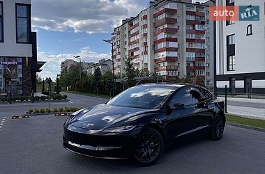 Седан Tesla Model 3 2025 в Долині фото 16 Седан Tesla Model 3 2025 в Долині