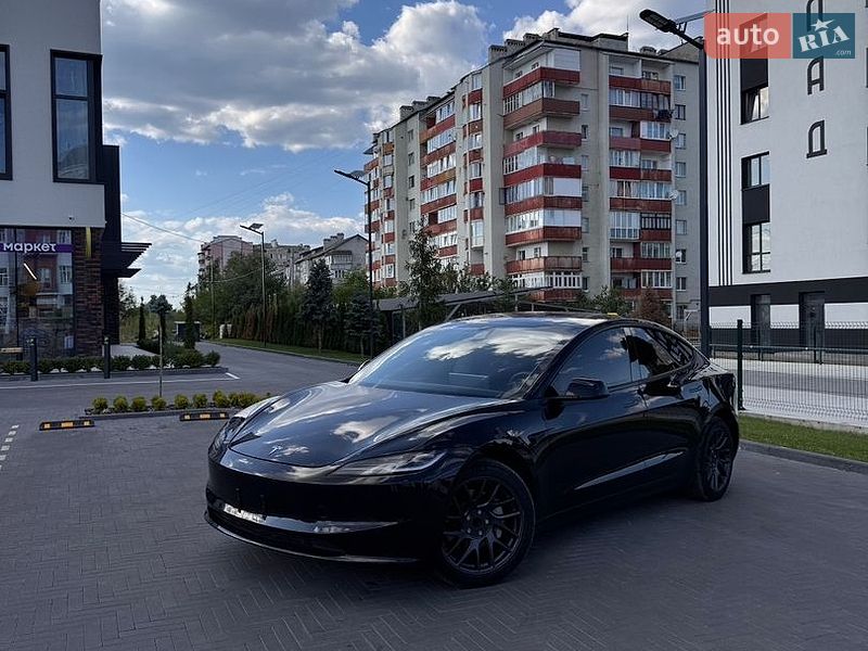 Седан Tesla Model 3 2025 в Долині фото 16 Седан Tesla Model 3 2025 в Долині