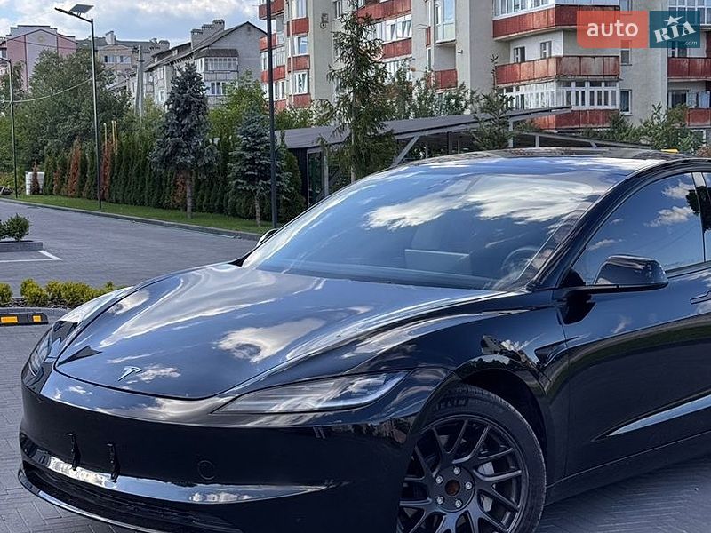 Седан Tesla Model 3 2025 в Долині фото 18 Седан Tesla Model 3 2025 в Долині