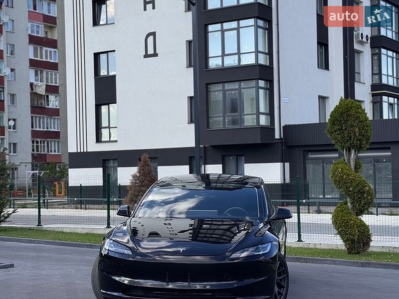 Седан Tesla Model 3 2025 в Долині фото 20 Седан Tesla Model 3 2025 в Долині
