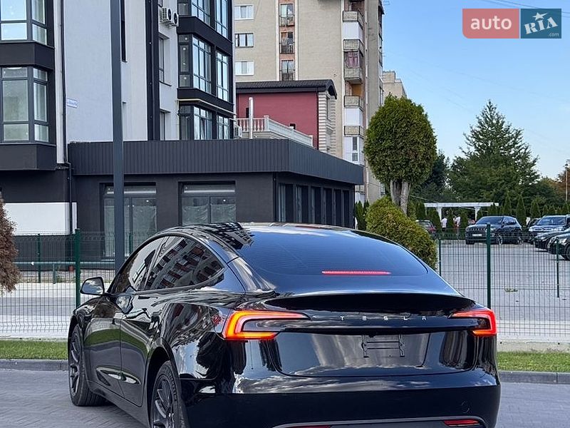 Седан Tesla Model 3 2025 в Долині фото 24 Седан Tesla Model 3 2025 в Долині