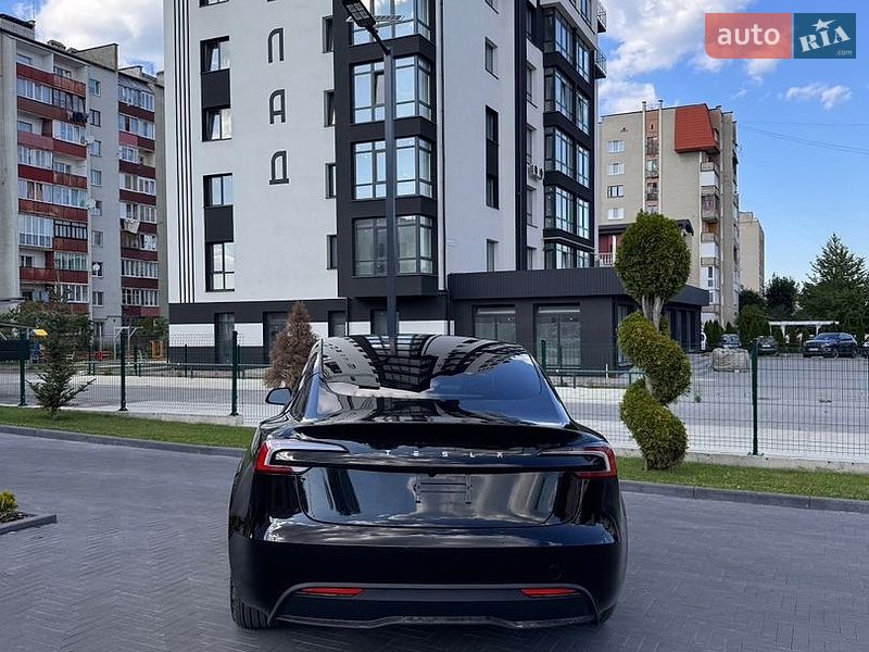 Седан Tesla Model 3 2025 в Долині фото 26 Седан Tesla Model 3 2025 в Долині