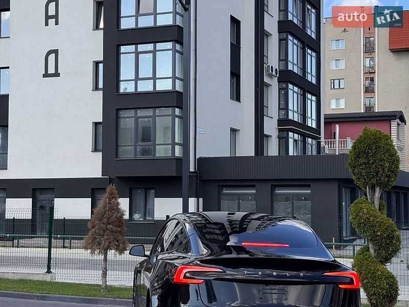 Седан Tesla Model 3 2025 в Долині фото 30 Седан Tesla Model 3 2025 в Долині