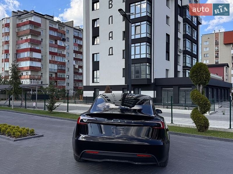Седан Tesla Model 3 2025 в Долині фото 33 Седан Tesla Model 3 2025 в Долині