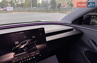 Седан Tesla Model 3 2025 в Долині фото 37 Седан Tesla Model 3 2025 в Долині