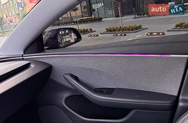Седан Tesla Model 3 2025 в Долині фото 38 Седан Tesla Model 3 2025 в Долині