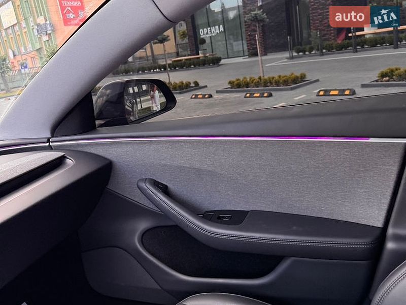 Седан Tesla Model 3 2025 в Долині фото 38 Седан Tesla Model 3 2025 в Долині