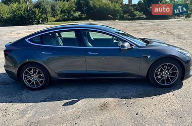 Седан Tesla Model 3 2019 в Виннице