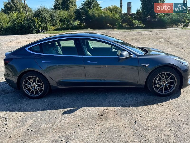 Седан Tesla Model 3 2019 в Виннице