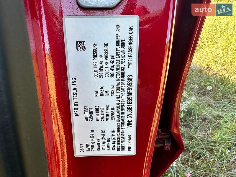 Седан Tesla Model 3 2021 в Львове