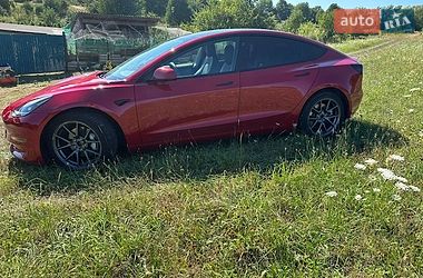 Седан Tesla Model 3 2021 в Львове
