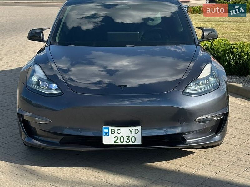 Tesla Model 3 2020