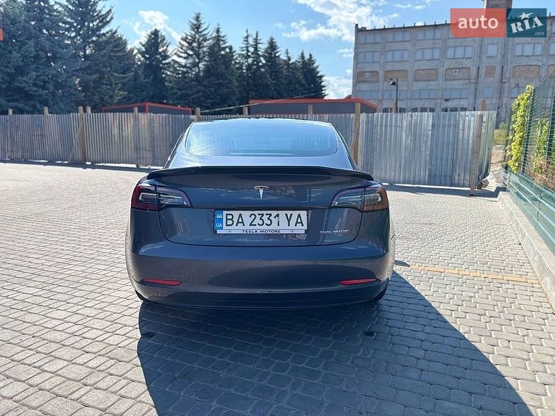 Седан Tesla Model 3 2019 в Кропивницькому