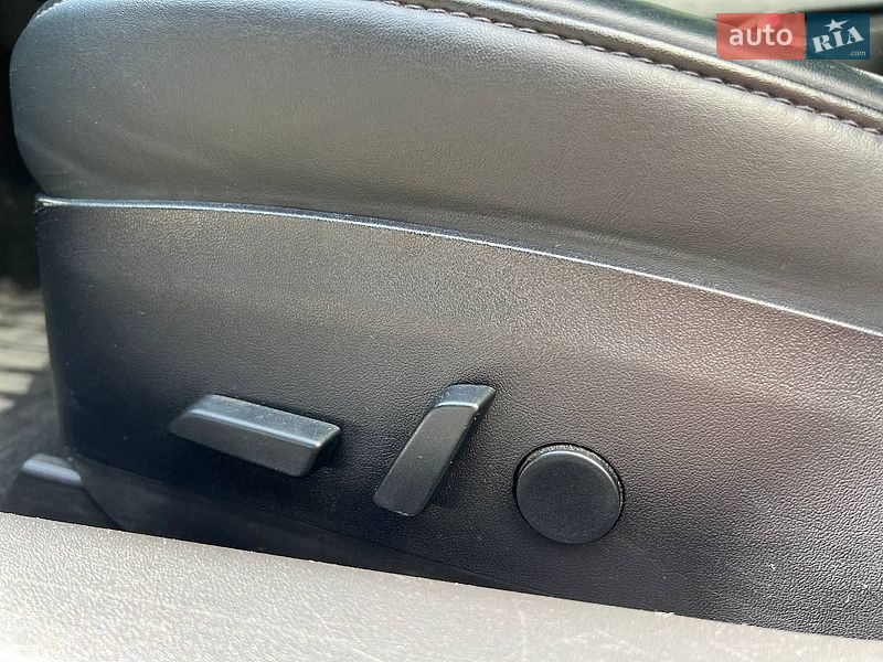 Седан Tesla Model 3 2018 в Киеве